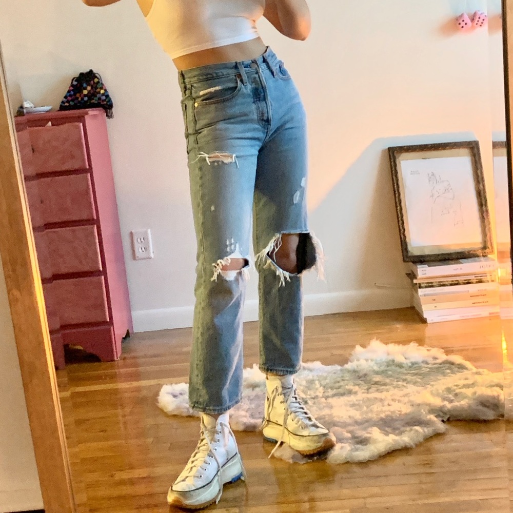 Levi’s ripped jeans mom fit 501